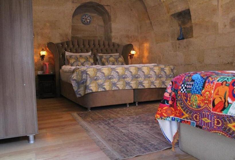 اتاق کلاسیک سه تخته, Sandık Cave Suites