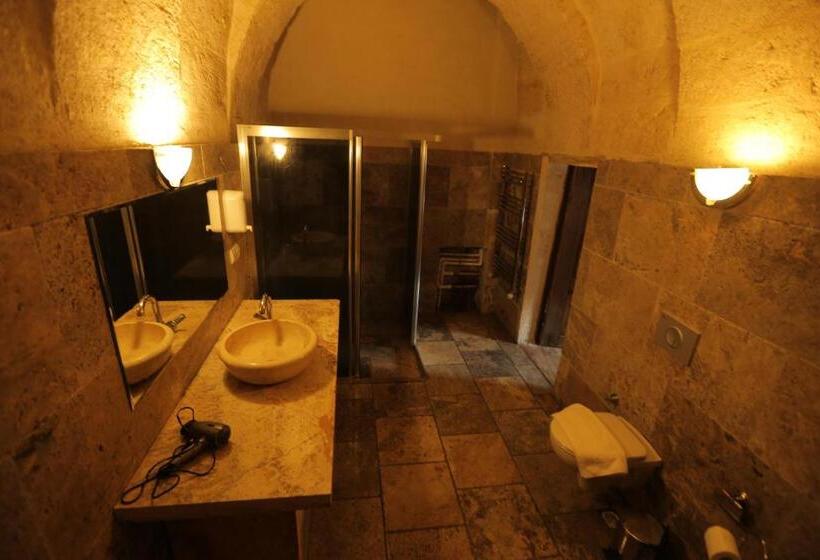 اتاق خانوادگی, Sandık Cave Suites