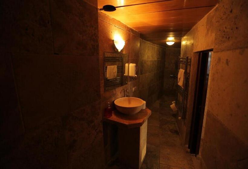 اتاق خانوادگی, Sandık Cave Suites