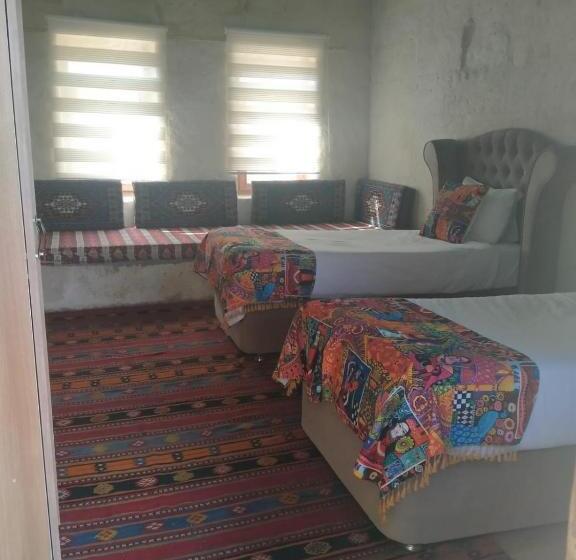 اتاق خانوادگی, Sandık Cave Suites
