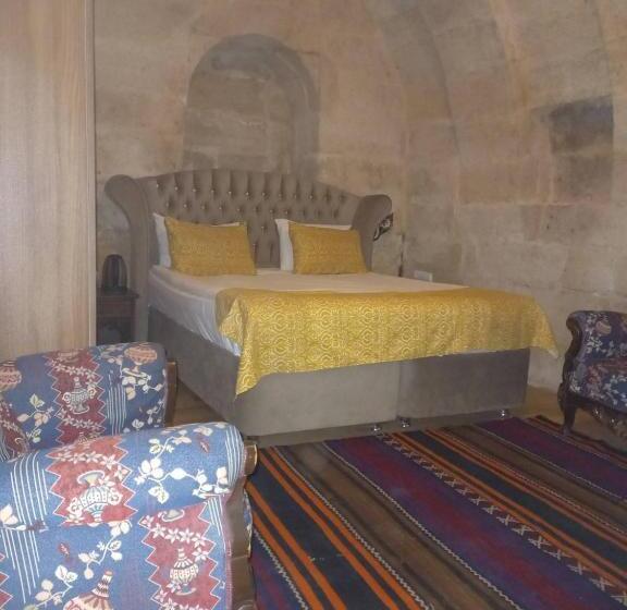 اتاق کلاسیک سه تخته, Sandık Cave Suites