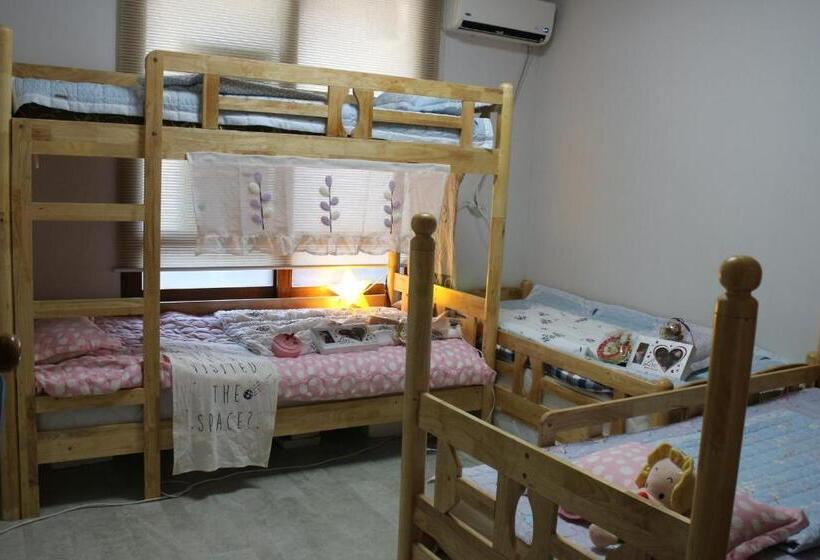 تختخواب در اتاق مشترک, Dasan House