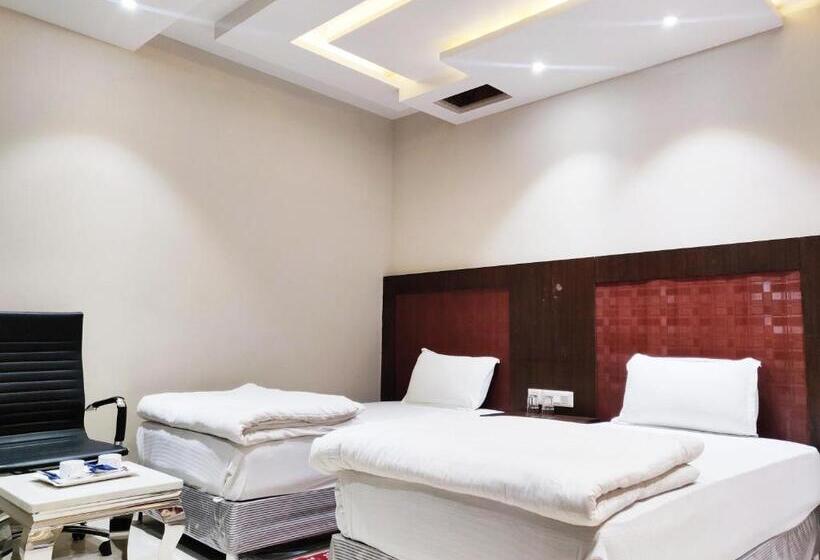 デラックスルーム, Bodhgaya Seven Inn Hotel N Restaurant