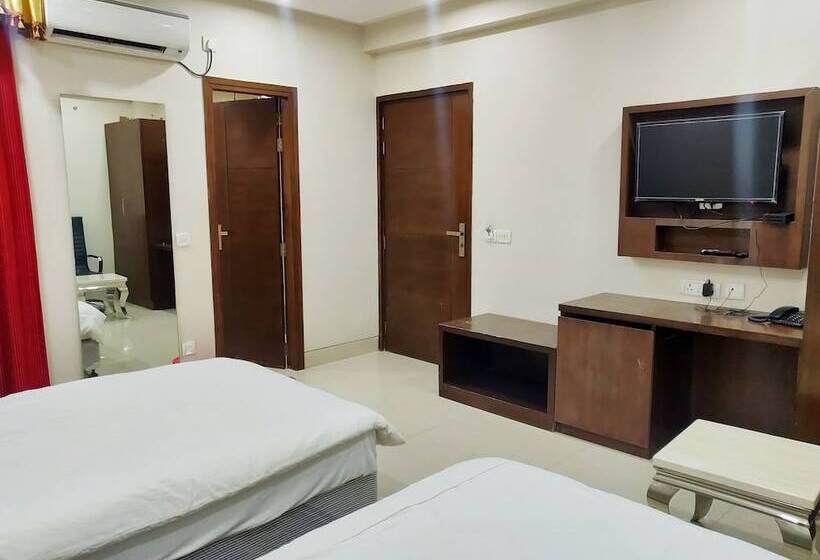 デラックスルーム, Bodhgaya Seven Inn Hotel N Restaurant
