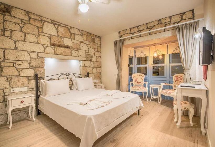 جناح, Bademli Konak Otel