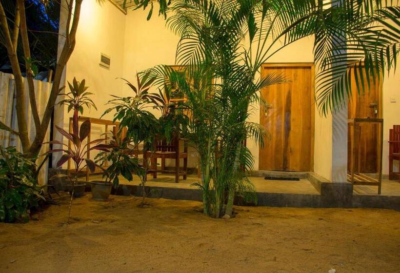 غرفة عائلية, Eagle Resort Arugambay