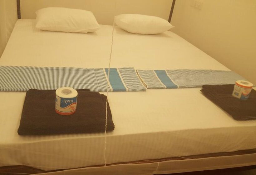 اتاق راحتی سه تخته, Eagle Resort Arugambay