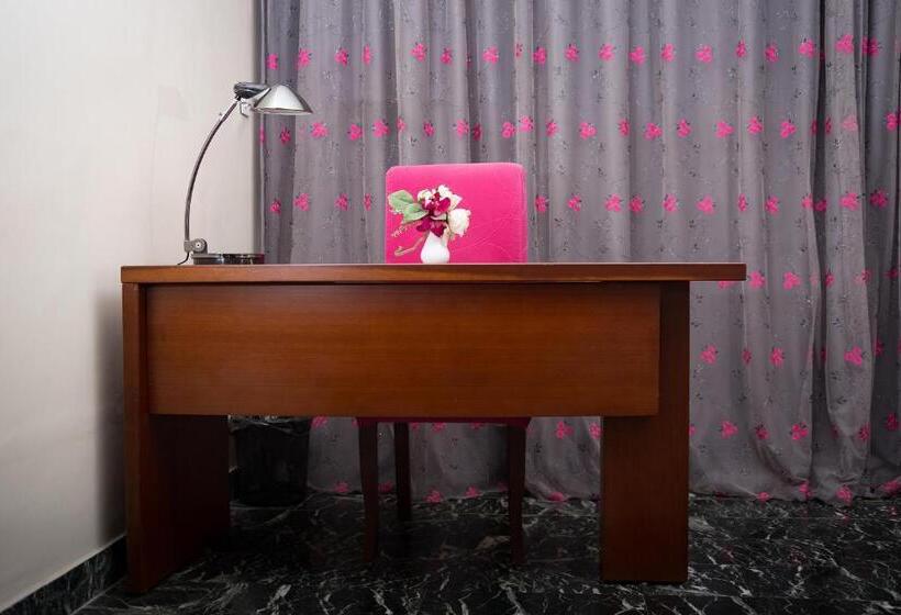 اتاق لوکس با تخت بزرگ, Du Golfe