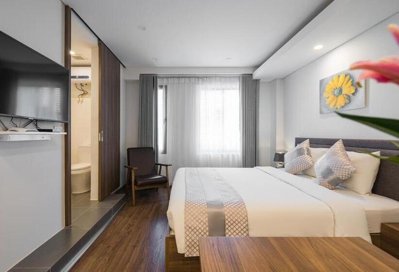 استودیوی سوپریور, Narcissus Hotel & Apartment