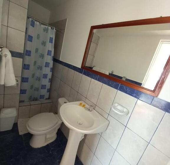 اتاق استاندارد با چشم‌انداز دریا, Hostal Los Frayles