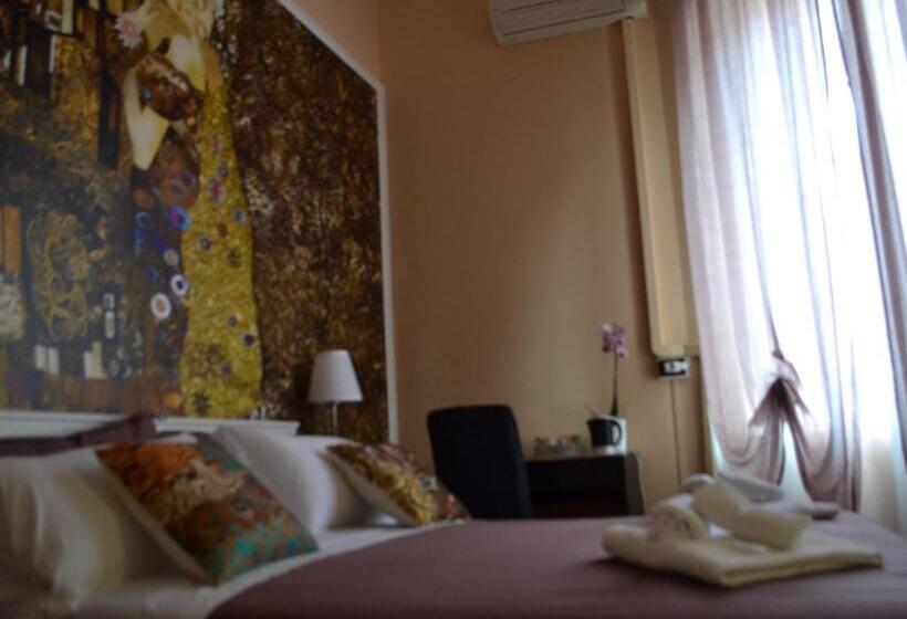 اتاق عادی یک تخته, Central City Genova
