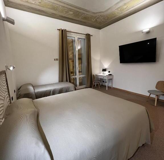 اتاق استاندارد سه تخته با بالکن, Genova Liberty