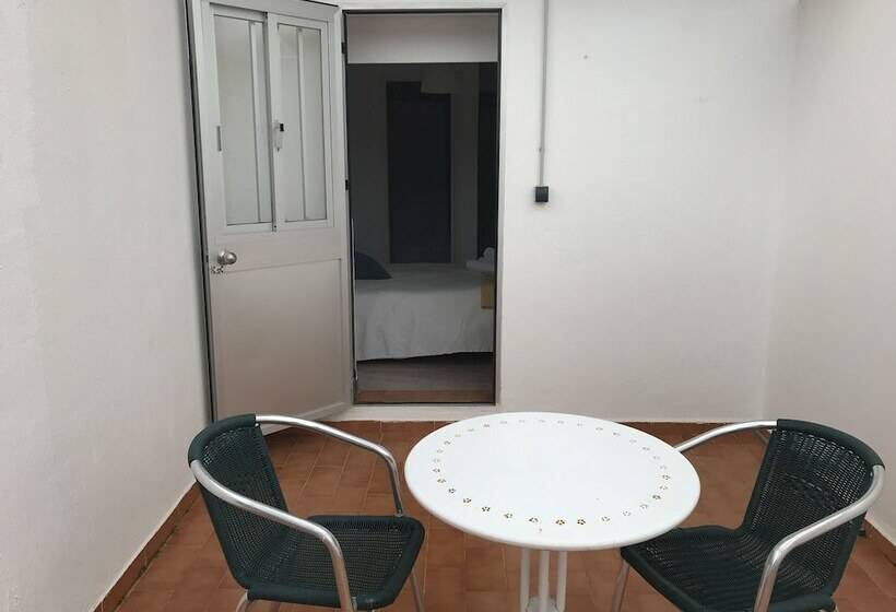 اتاق استاندارد, Hostal Restaurante Tarín