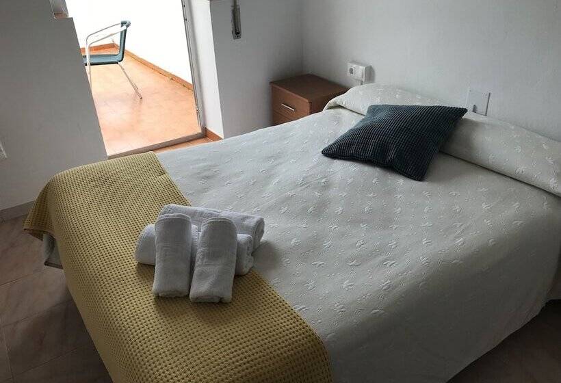اتاق استاندارد, Hostal Restaurante Tarín