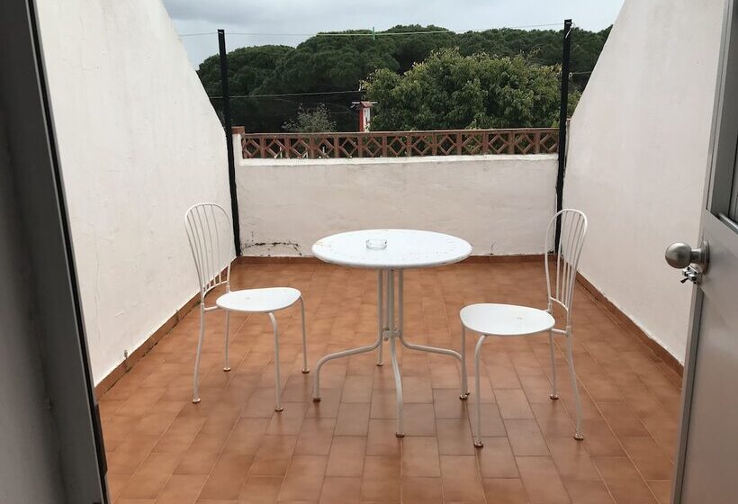 اتاق استاندارد سه نفره, Hostal Restaurante Tarín