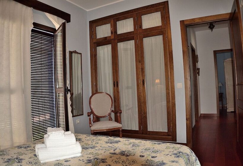 Дом 4 Спальни, Casa Azul
