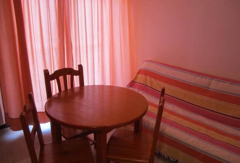 اتاق استاندارد سه نفره, Hostal Sol Bahía San José
