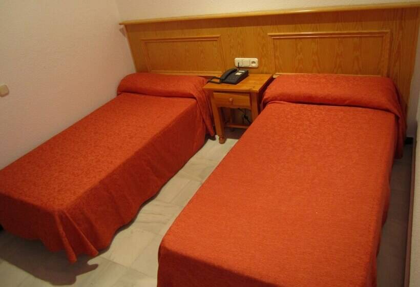 اتاق استاندارد سه نفره, Hostal Sol Bahía San José