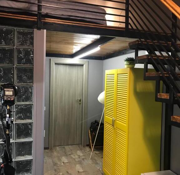 اتاق استاندارد, Mezzanine