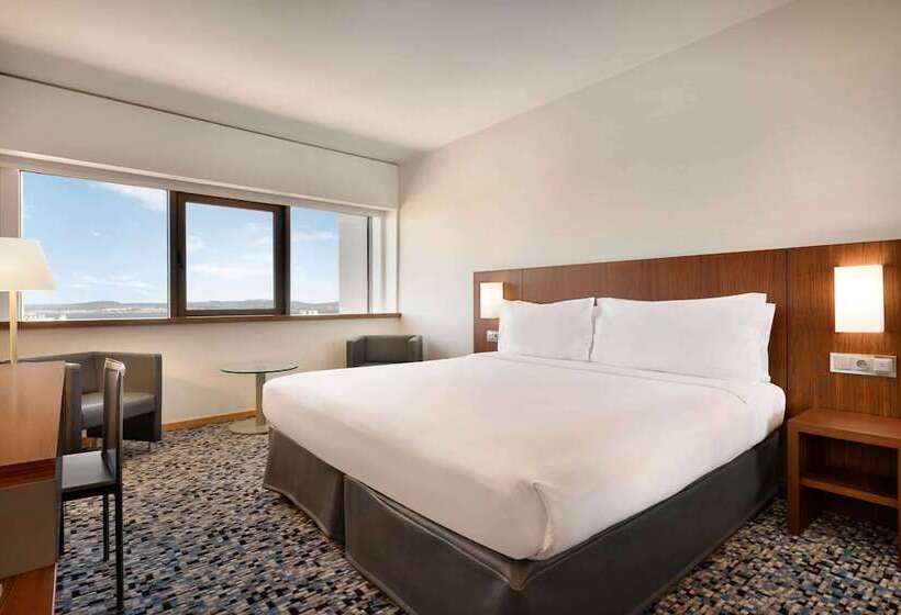 Standard Room Double Bed City View, Ramada By Wyndham Lisbon