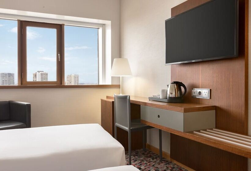 اتاق استاندارد با چشم‌انداز شهر, Ramada By Wyndham Lisbon
