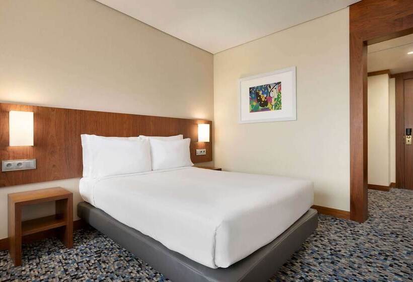 اتاق استاندارد با چشم‌انداز شهر, Ramada By Wyndham Lisbon