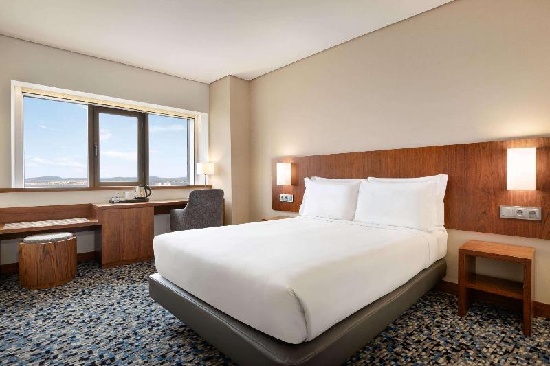 اتاق استاندارد با چشم‌انداز شهر, Ramada By Wyndham Lisbon