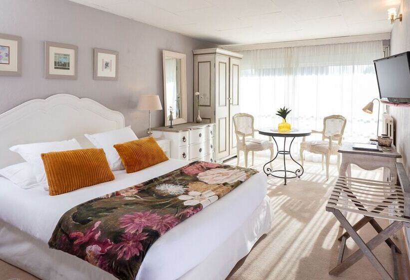 Трехместный Номер Классика, Hôtel Le Castellan
