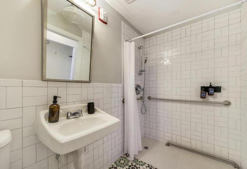 Полулюкс, Tower Hotel Little Havana