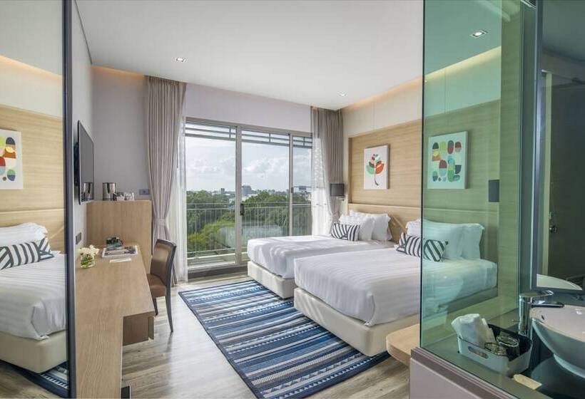 استودیوی استاندارد, Aisana Hotel Korat