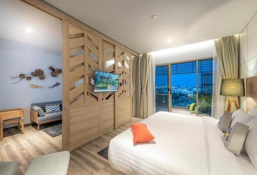 سوئیت جونیور با تراس, Aisana Hotel Korat