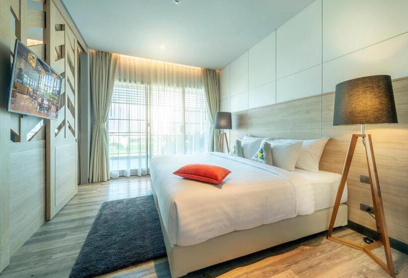 سوئیت جونیور با تراس, Aisana Hotel Korat
