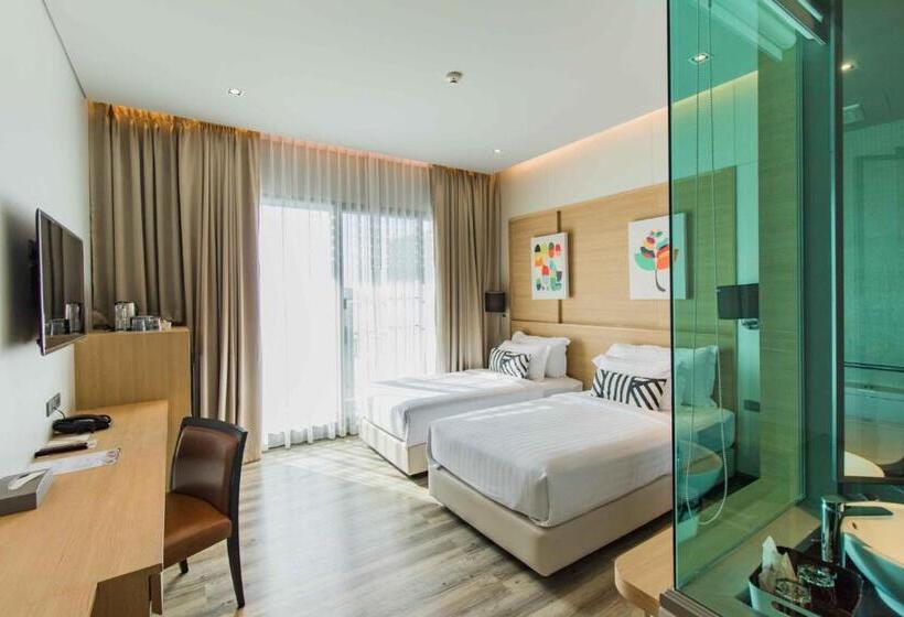 استودیوی استاندارد, Aisana Hotel Korat