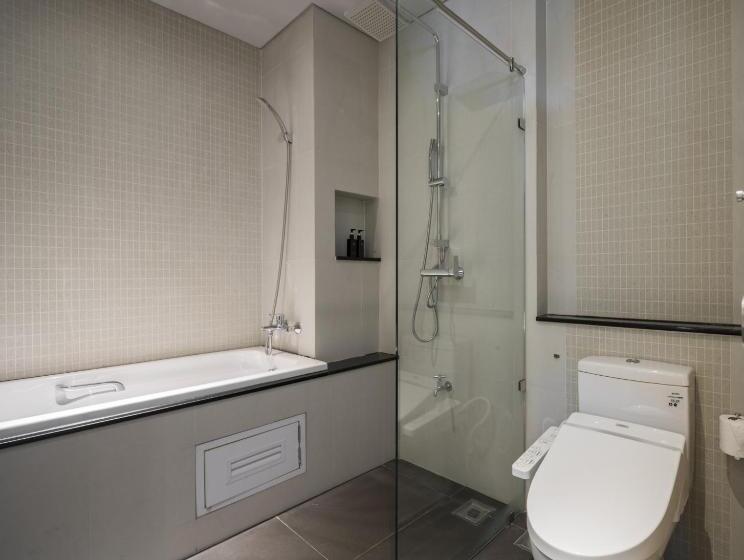 اتاق استاندارد با تخت بزرگ, Aisana Hotel Korat