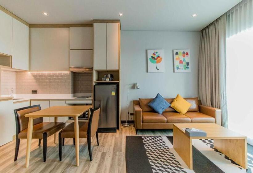 اتاق استاندارد با تخت بزرگ, Aisana Hotel Korat