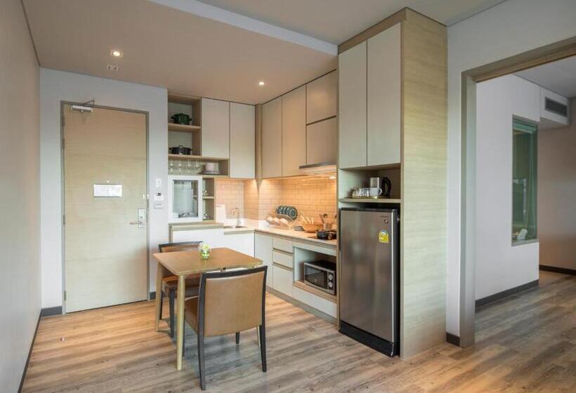 اتاق استاندارد با تخت بزرگ, Aisana Hotel Korat