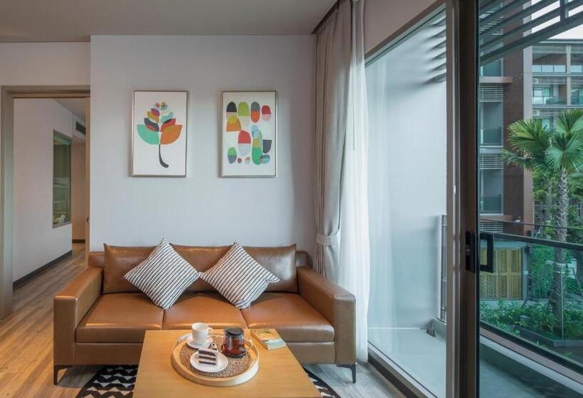 سوئیت 2 خوابه, Aisana Hotel Korat