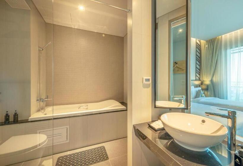 اتاق لوکس, Aisana Hotel Korat