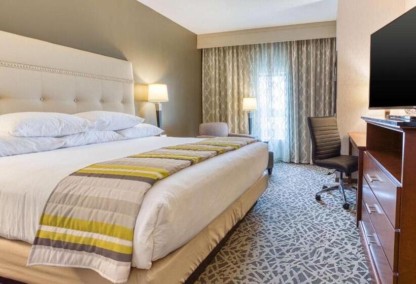 Номер Deluxe Кровать Кинг, Drury Inn & Suites Cincinnati Northeast Mason