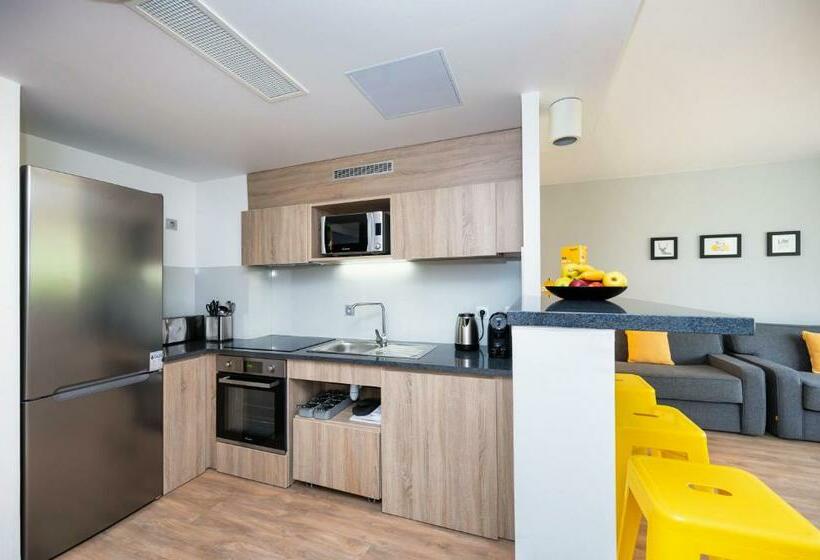 ویلای 4 خوابه, Staycity Aparthotels Near Disneyland Paris
