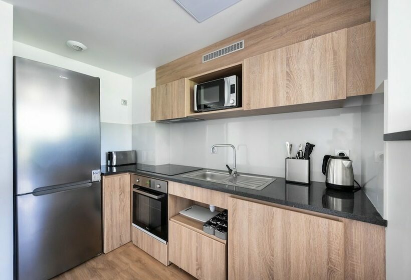 ویلای 4 خوابه, Staycity Aparthotels Near Disneyland Paris