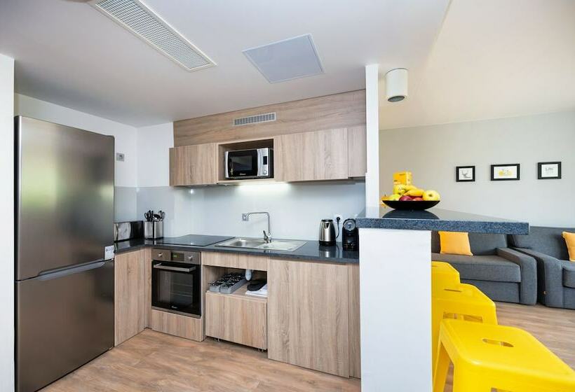 ویلای 4 خوابه, Staycity Aparthotels Near Disneyland Paris