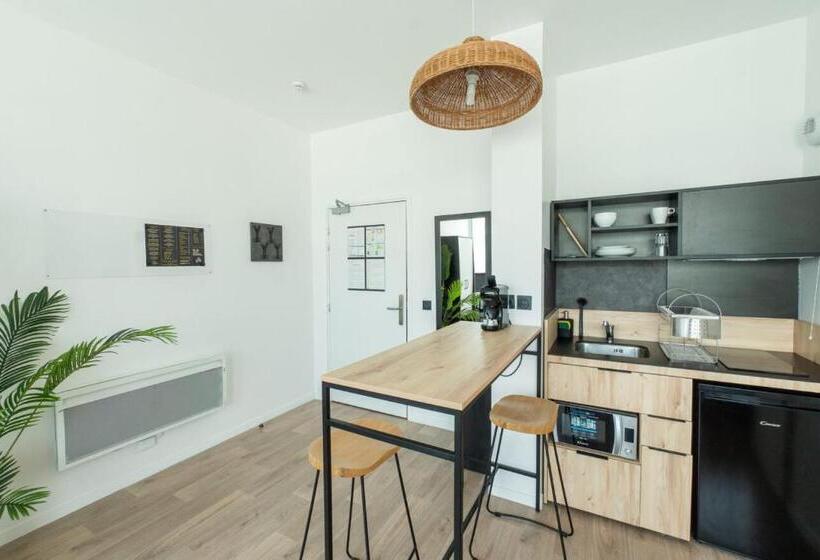 חדר סטודיו סטנדרד, Ecla Paris Massy Palaiseau