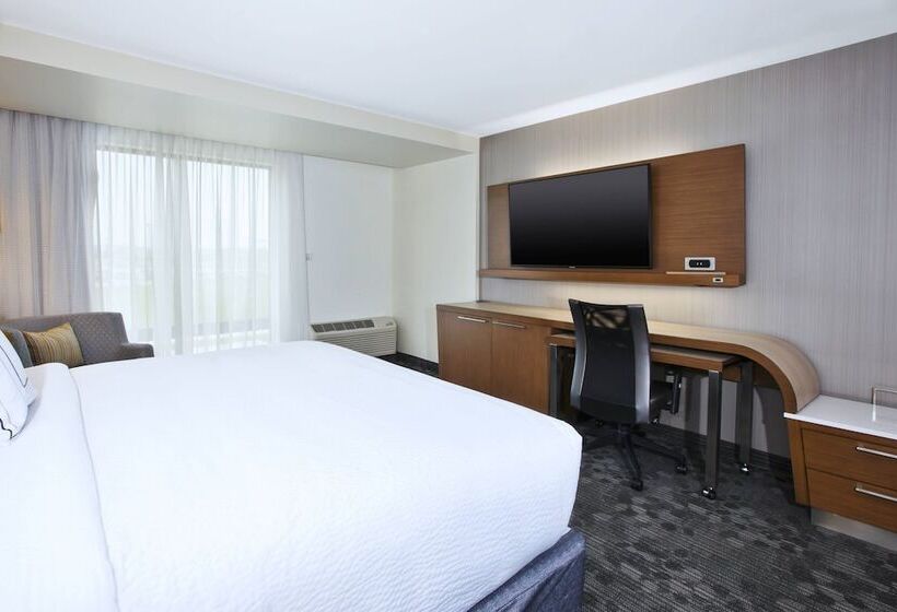 Номер Стандарт, Courtyard By Marriott St. Joseph Benton Harbor