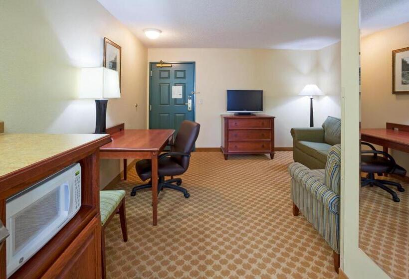 Deluxe Suite King Bed, Independence Stay Hotel & Suites