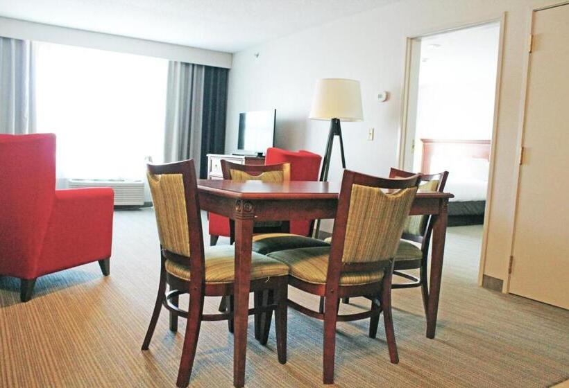 استودیوی لوکس, Independence Stay Hotel & Suites
