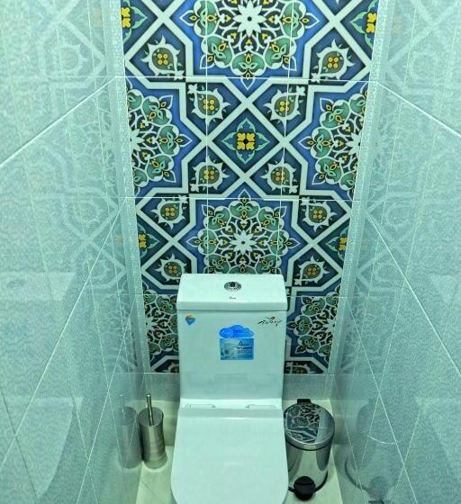 سوییت, Manija Hostel