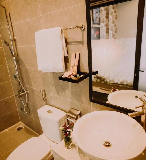 اتاق لوکس با تخت بزرگ, Dalat Che House