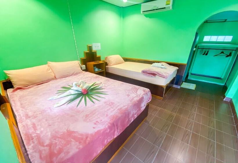 اتاق لوکس سه تخته, Koh Kood Far East Resort