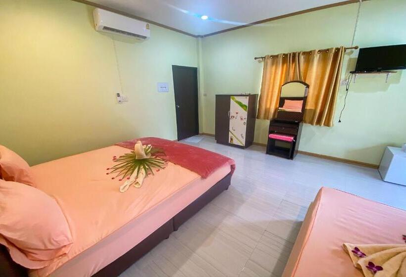 اتاق لوکس سه تخته, Koh Kood Far East Resort
